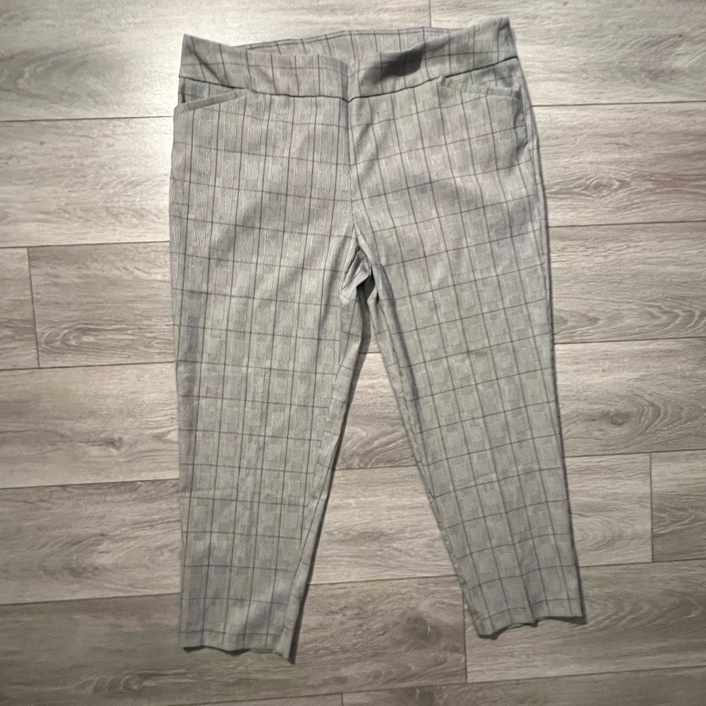 Terra & Sky Gray Checkered Women’s Bottoms